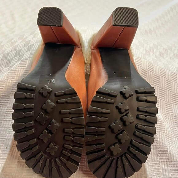 Size 8.5 Medium XOXO Dark Tan Leather Saddle Clogs with Fur Edge & Microsuede In - Picture 10 of 11